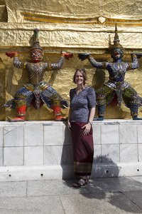 Anne mit Sittenrock im Wat Phra Kaeo