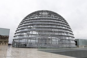 die Reichstagskuppel in Berlin