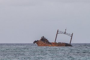 Schiffswrack auf Riff