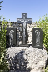 Grab im Garten des das Orheiul Vechi Klosters auf dem Butuceni-Hügel