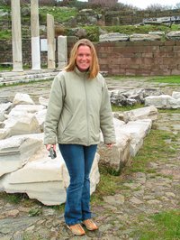 Anne im Athena-Tempel bei Pergamon