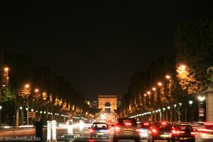 Der Champs-Elysées bei Nacht