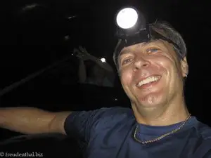 Lars beim Tubingspaß in der Tham Nam Water cave