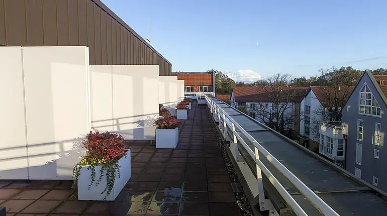 Dachterrasse im Derag Livinghotel am Weißensee