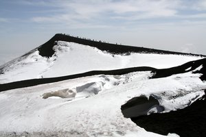 Schnee auf dem Vulkan Ätna