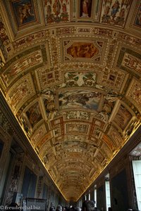 noch eine Deckenbildergalerie in den vatikanischen Museen