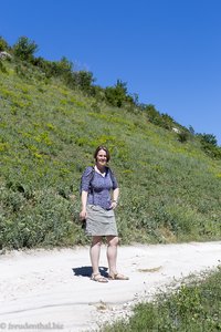 Anne beim Aufstieg auf den Butuceni-Hügel bei Orheiul Vechi in Moldawien