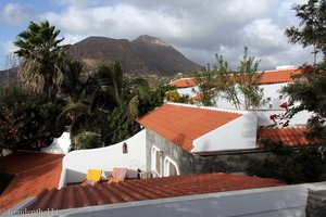 Blick über die Dächer zum Monte Graciosa