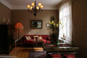schwedisches Wohnzimmer im Stil der 1930er Jahre