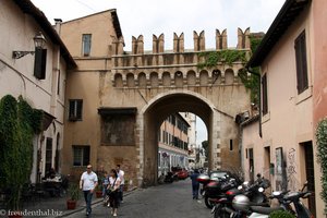 Porta Settimiana im unteren Bereich von Trastevere