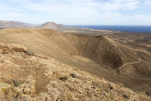 Blick in den Krater der Montaña Corona