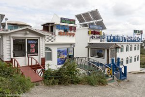 Aussichtsrestaurants oberhalb des Strands von Suryuk
