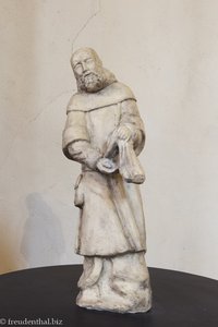 kleine Statue in der Chapelle Saint Jacques von Monestiés