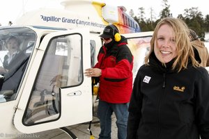 Annette nach dem tollen Hubschrauber-Rundflug über den Grand Canyon