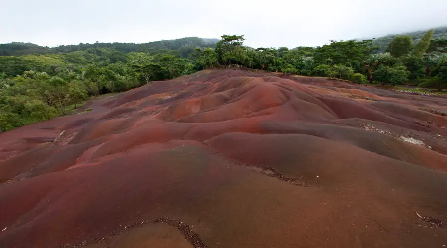 Coloured Earth - der Sand trennt sich nach dem Vermischen
