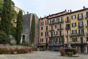 Dorfplatz vor der Kirche in Bellagio