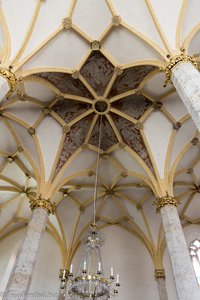 Kreuzrippengewölbe der großen Kirche von Kranj