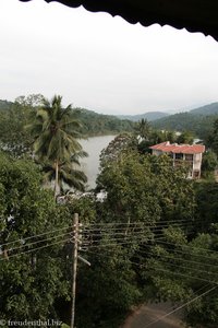 Blick vom Restaurant zum Mahaweli Ganga
