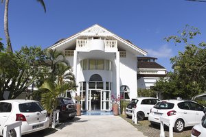 Eingang Hotel Le Nautile auf La Réunion