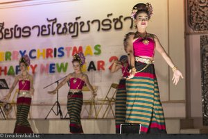 Tanzaufführung auf dem Night Bazaar von Chiang Rai