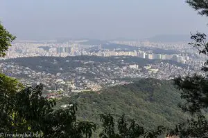 Aussicht über die Stadt Seoul vom Bukaksan
