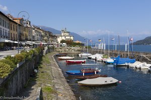 Blick über den Hafen von Cannobio