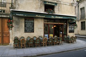 eines von vielen Straßencafés in Paris