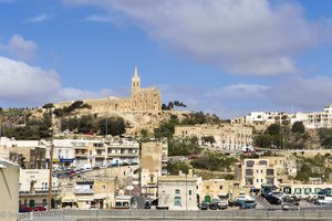 und die Fahrt über Gozo startet in Mġarr.