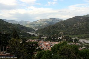 Sicht über Francavilla zu den Ausläufern des Portella Mandrazzi