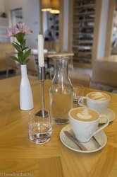 Cappuccino in edlem Ambiente - Restaurant der Burg Bled
