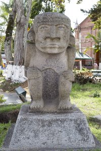 Nachbildung einer Skulptur der San-Agustín-Kultur