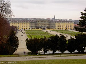 Blick von der Gloriette zum Schloss Schönbrunn