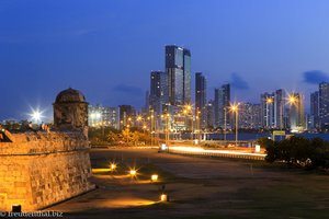 Blick von der Stadtmauer Cartagenas auf Bocagrande