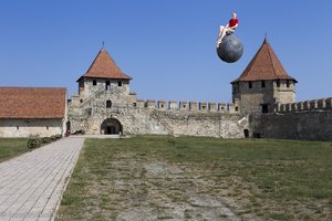 Lars von Münchhausen über der Festung Bendery in Transnistrien.