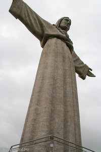 Die große Statue des Santuário de Cristo Rei