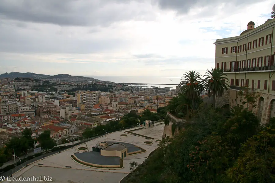 Cagliari Rundgang Durch Die Felsige Stadt