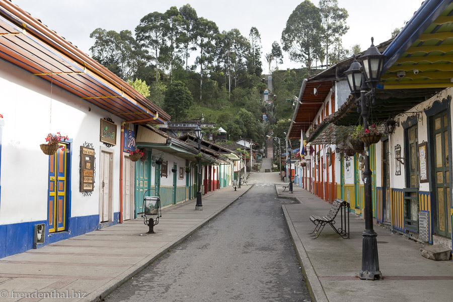 Bunte Gasse von Salento in der Kaffeeregion Kolumbiens.
