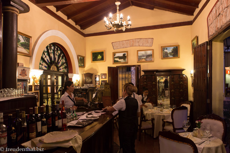 Personal im Restaurante 1800 in Camagüey