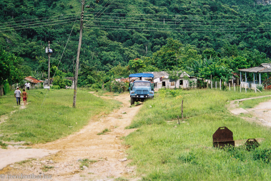 unterwegs auf dem russischen Militärlaster