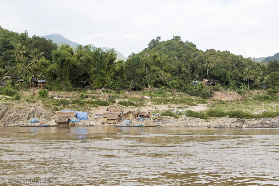 Kleine Siedlungen entlang dem Mekong - Mekong Cruise