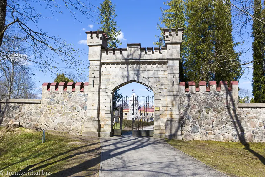 die Schlossmauer vom Neuen Schloss von Sigulda