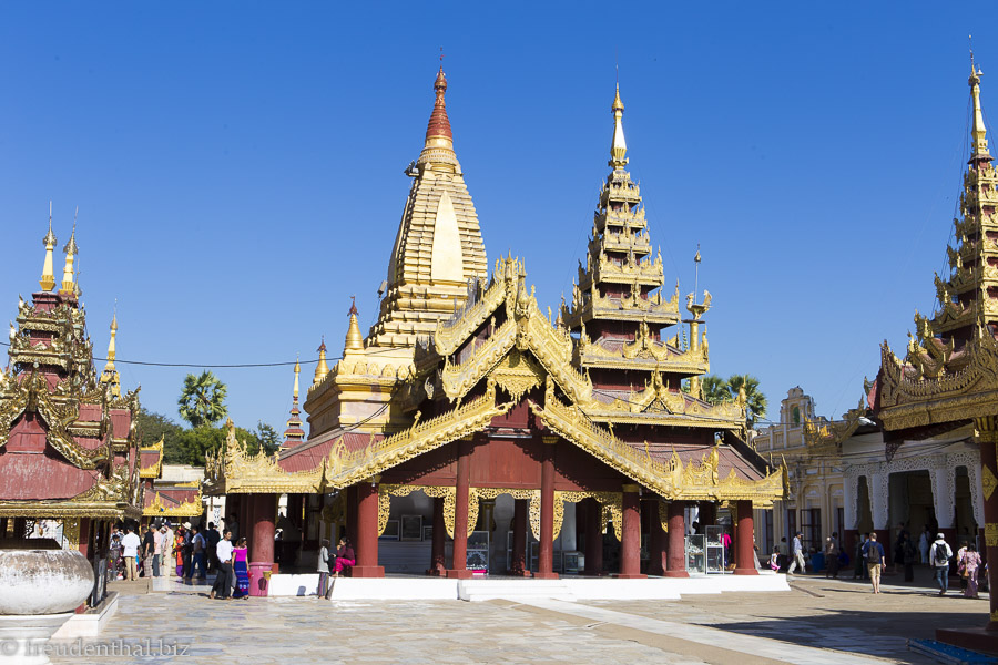Shwezigon Tempel als wichtiger Anziehungspunkt für Gläubige
