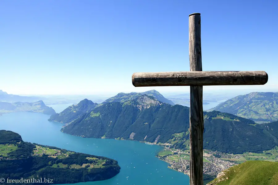 Ausblick vom Fronalpstock auf den Vierwaldstättersee