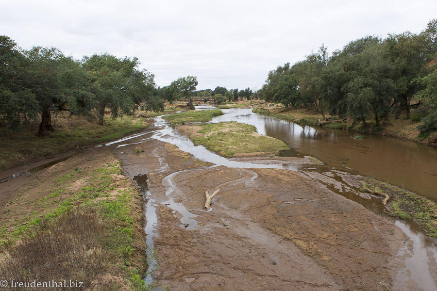 Blick über den Fluss Luvuvhu