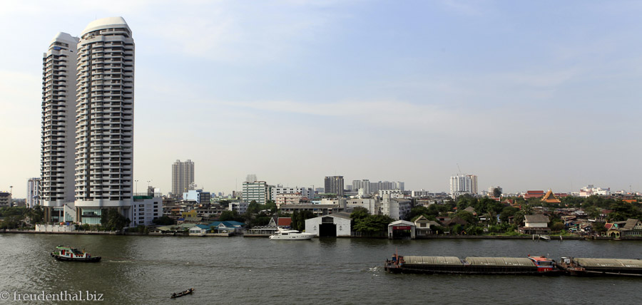 Aussicht vom Navalai River Resort über den Fluss
