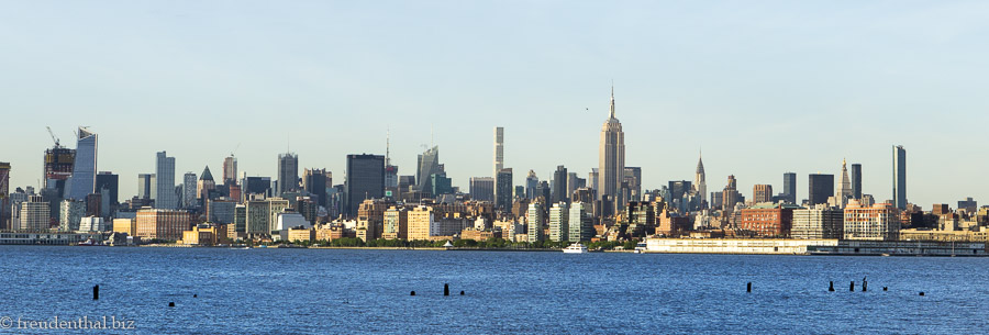 Skyline von Manhattan von Newport in Jersey City aus.