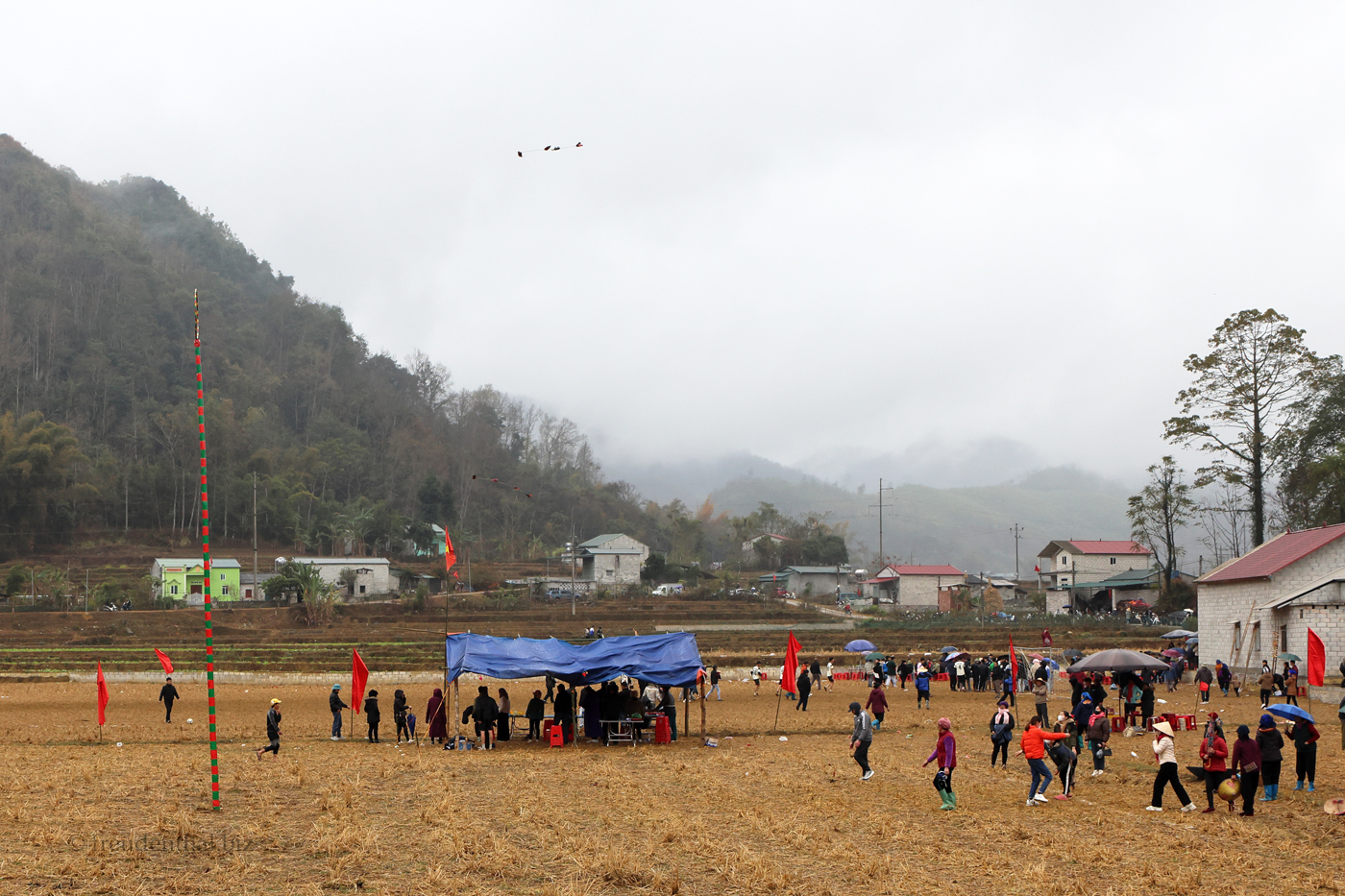 Ném Còn, das traditionelle Wurfspiel in Nordvietnam