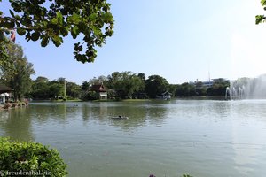 Blick über den See im Dusit Zoo