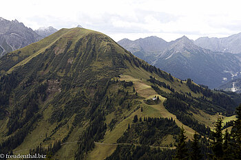 Blick zum Hönig (2.034 m), Lechtaler Alpen