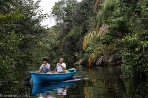 das neben uns einzige Paddelboot weit und breit